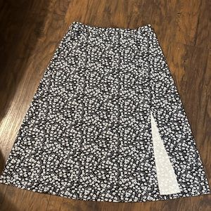 Flower slit skirt